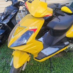 2010 And 2017 Moped/scooter For Parts