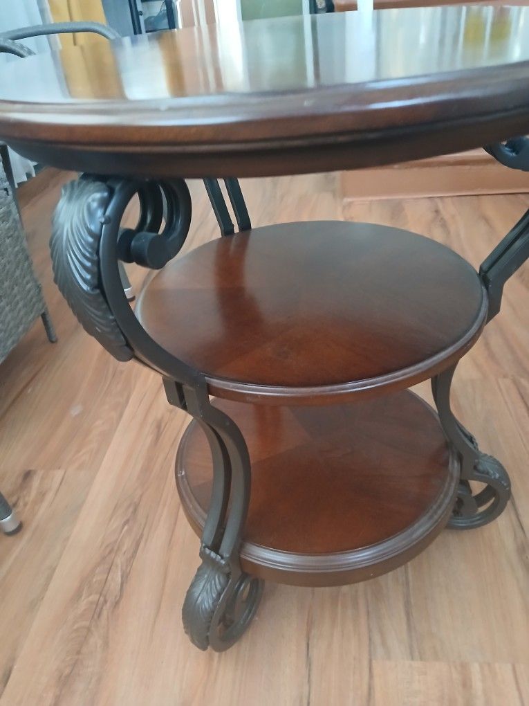 Round End Table