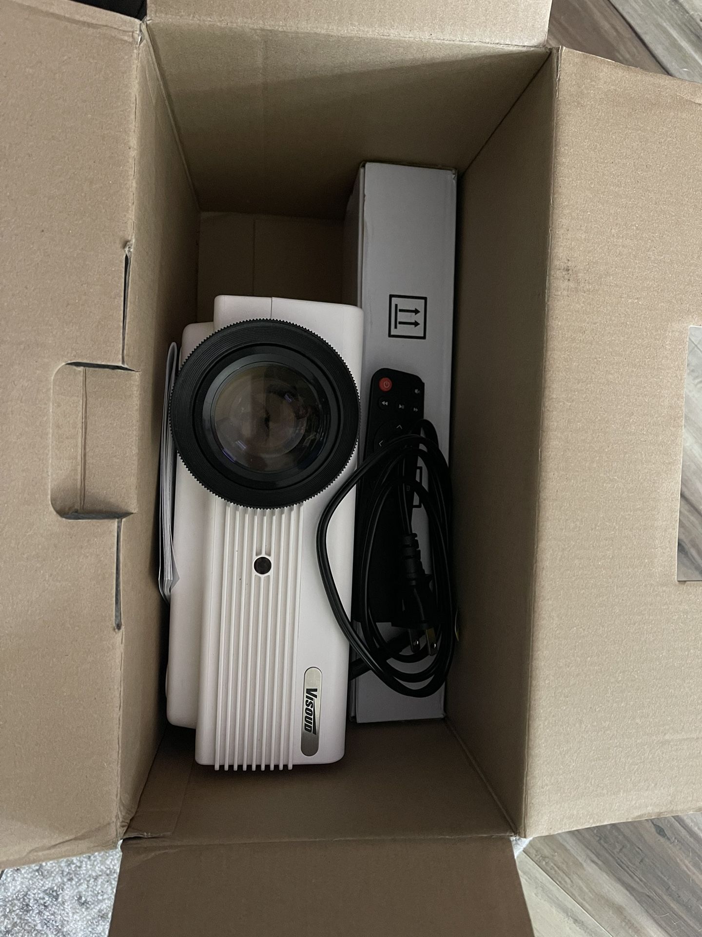 Visoud Multimedia Projector