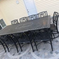 OUTDOOR DINING TABLE SET
