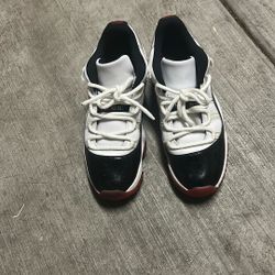Used Jordan Concord Bred 11 Size (12)