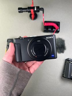 Sony ZV-1 4K Camera Vlogging Bundle + Rode Mic & Extras