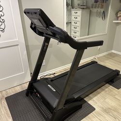 Spirit Treadmill- New