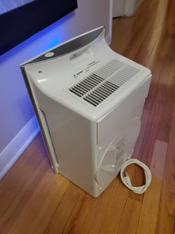 Intellipure Compact Air Purifier, New  Filters Installed.  Very Good Condition. 