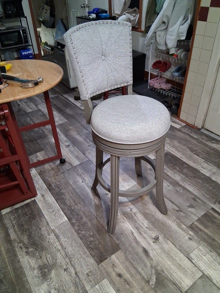 Hillsdale Furniture Santa Clara Swivel Barstool