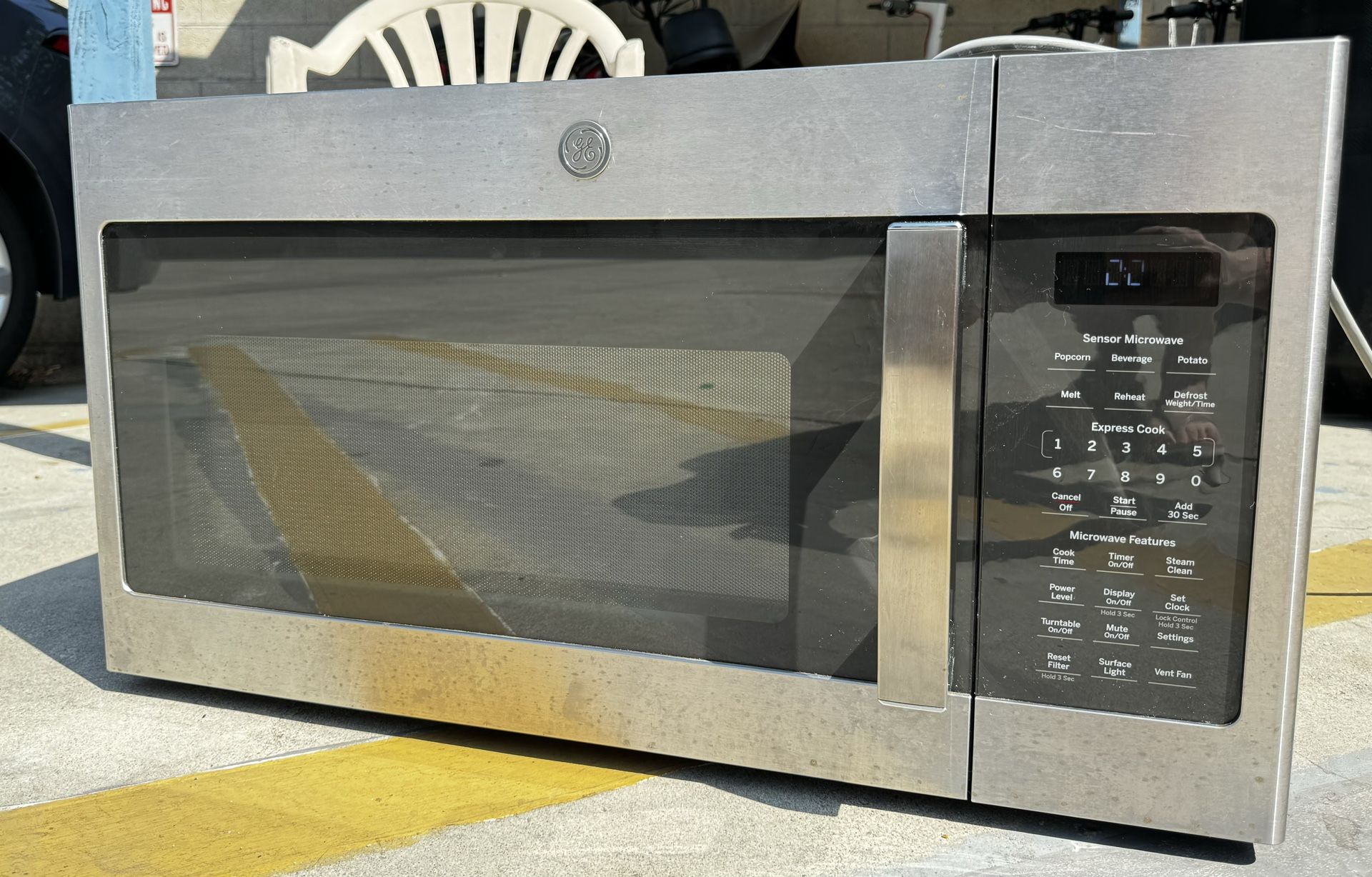 GE 1.6-cu ft Over-the-Range Large Microwave (Stainless Steel) 大型微波炉