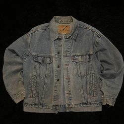 Levi’s Light Wash Denim Jacket Medium – Vintage Style