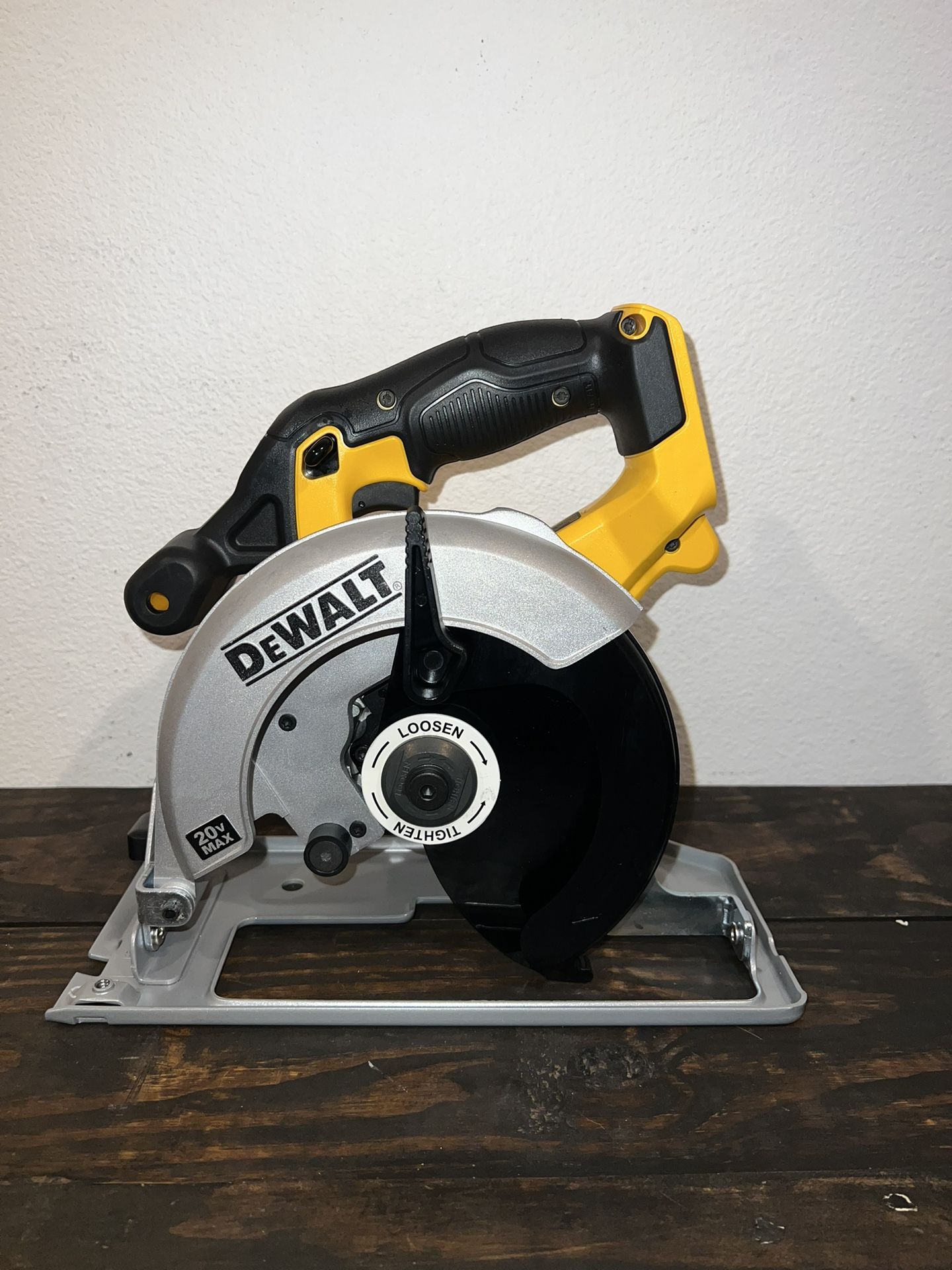 20V MAX Cordless 6.5 in. Sidewinder Style Circular Saw ‼️Tool Only‼️NO BATTERY - NO CHARGER