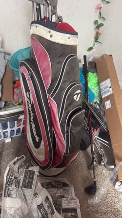 Taylor made golf bag