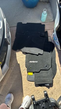RAV 4 Floor Mats, Fits 2018