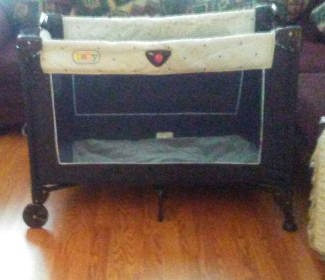 Baby Connection PACK-N-PLAY portable play pen