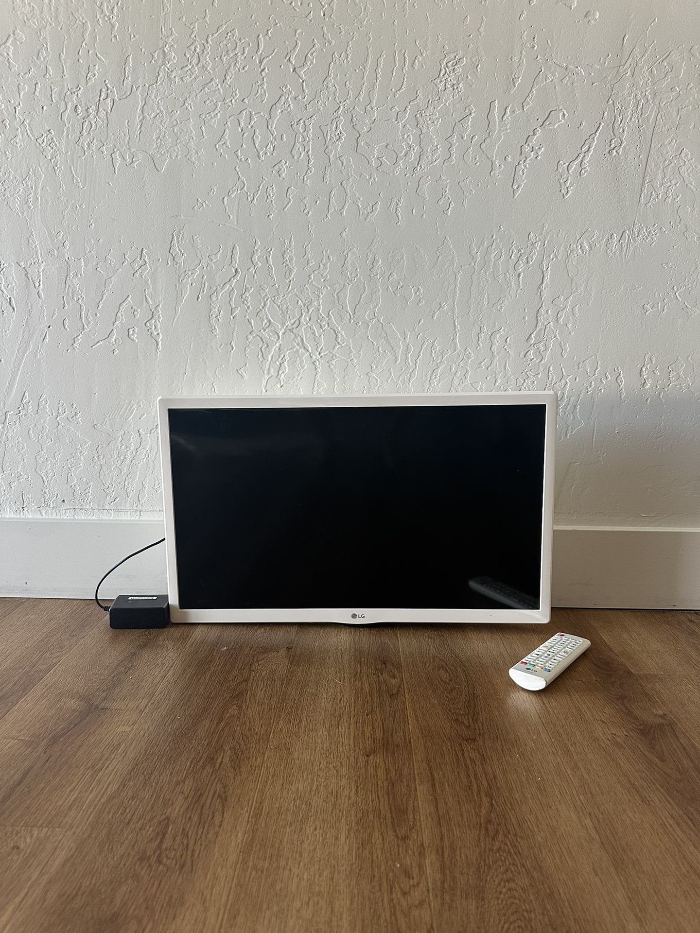 25” LG Smart TV