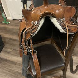 Brand New Riding Saddle With Accessories 
