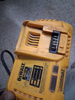 Dewalt Fast Charger 