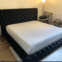 New Queen Bed With Mattress