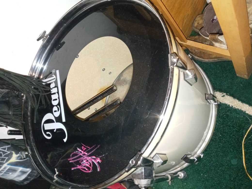 Pearl export drum set.....CHEAP........