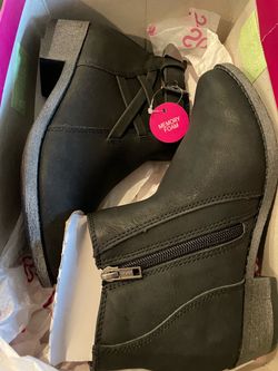 Brand new SO® Stassi Girls' Ankle memory foam Boots size 2