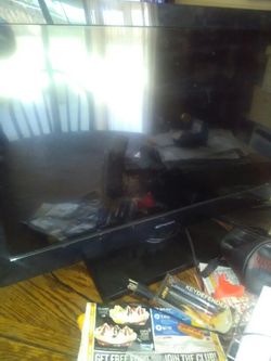 Nice 32 inch Emerson flat screen