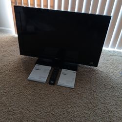Sony Bravia 32 Inch LCD Digital Color TV With Remote & Manuals $75  OBO  With 2  HMDI Ports