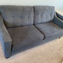 Pull Out Couch 