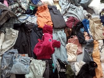 WOMENS CLOTHES