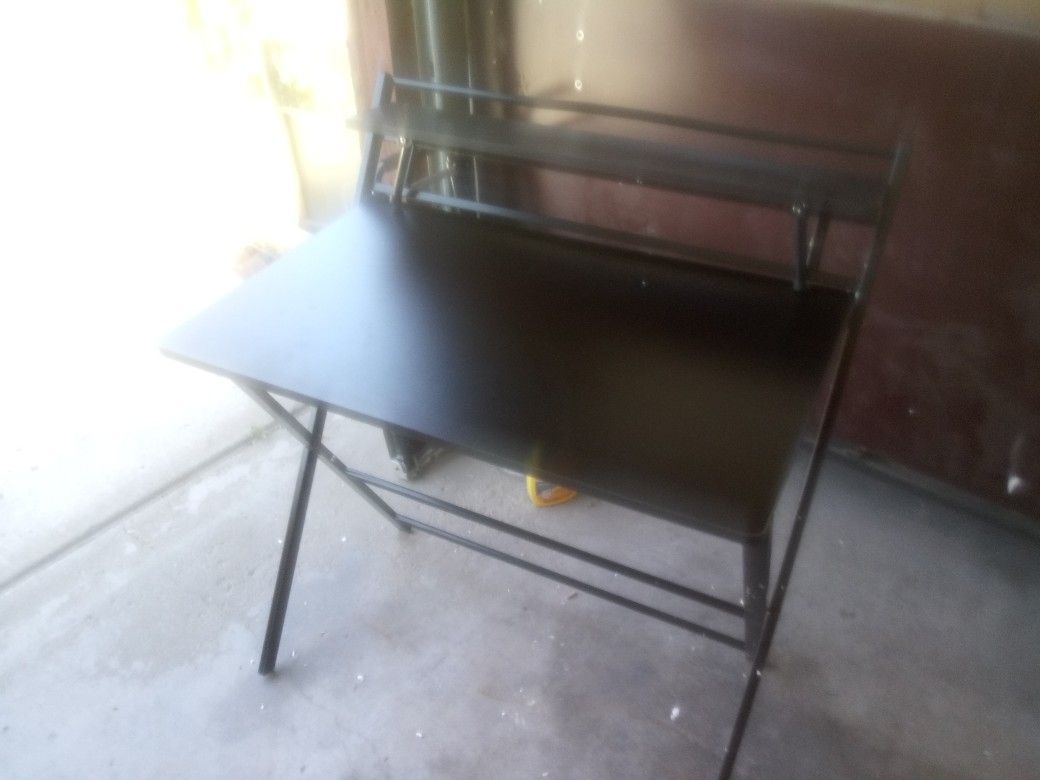 New Black willow easy carry foldable computer desk with top. Rack retails 179$