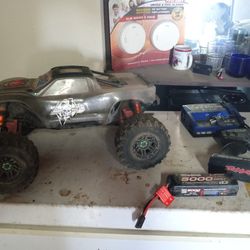 Traxxas And Short Course Truck With Control