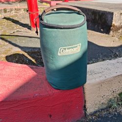 Coleman Lantern And 4 Propane Campjng Tanks 