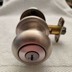 Used Kwikset Smartkey Satin Nickel Door Knobs, Lever, Deadbolts
