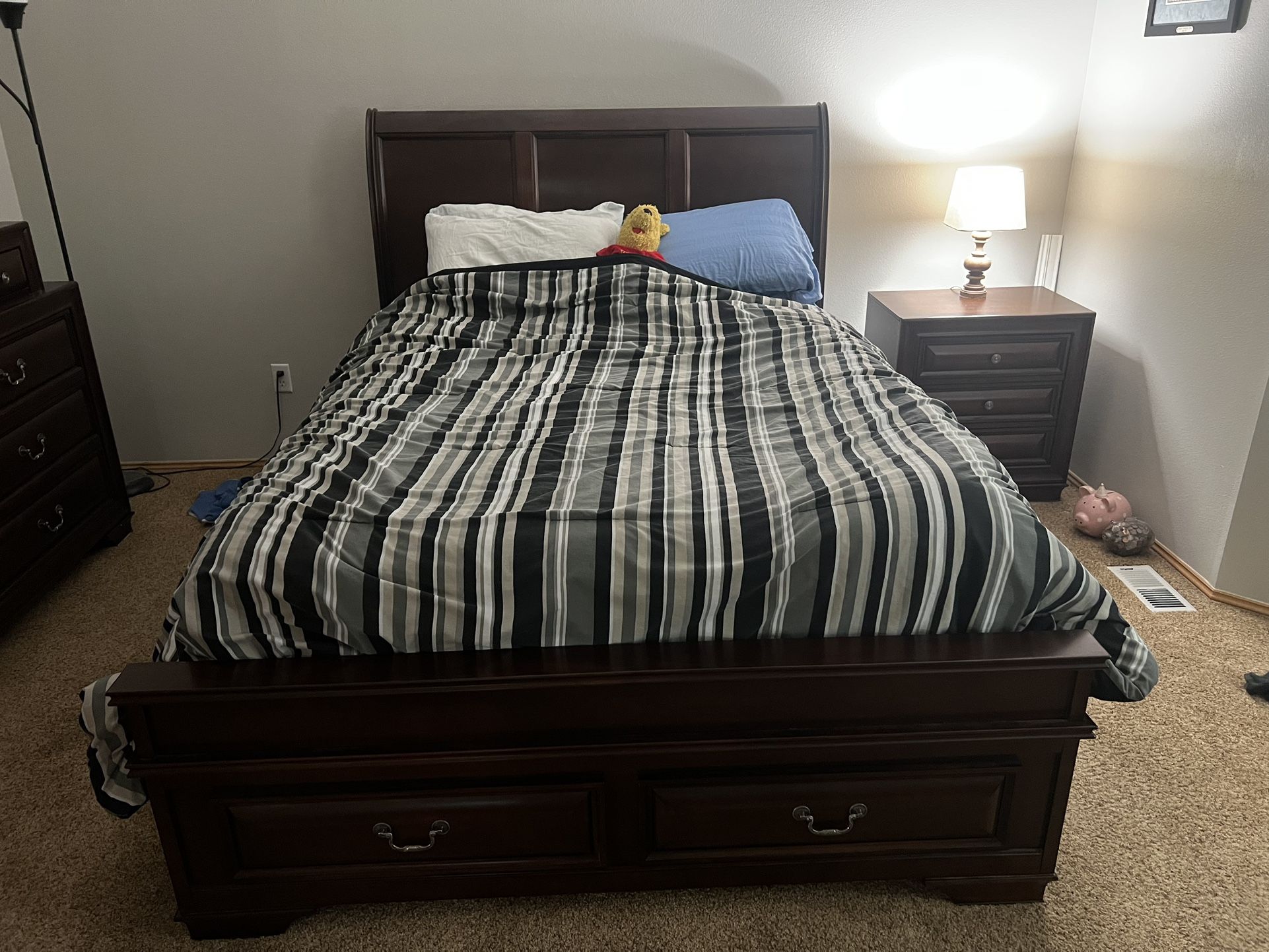 Queen Bedroom Set