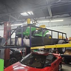 John Deer Lawn Mower And Trailer 