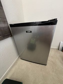 Mini Fridge with Freezer