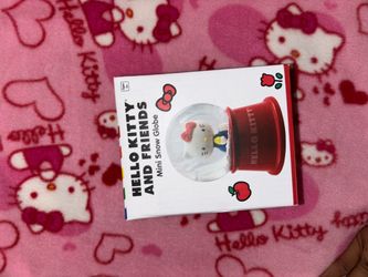 HELLO KITTY SNOWGLOBE
