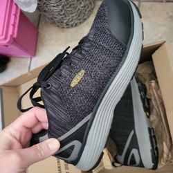 Keen  Safety Sneakers