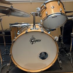 Gretsch Renown Drums (24, 16, 13 - Drums Only)