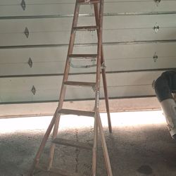 8 Ft Tripod Latter Wood