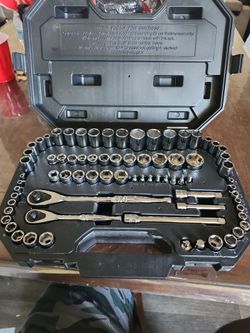 Husky Mechanics tool set 75 pieces