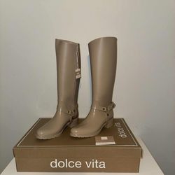 Dolce Vita Cloudy H2O Boots Dune Patent Stella