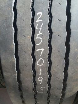 245 70 19.5 one good Dunlop truck tire