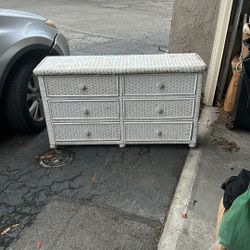 Wicker Bureau