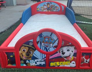 Toddler bed with storage