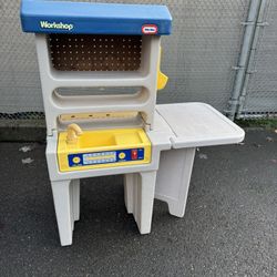 Free Children’s Toy Kitchen 