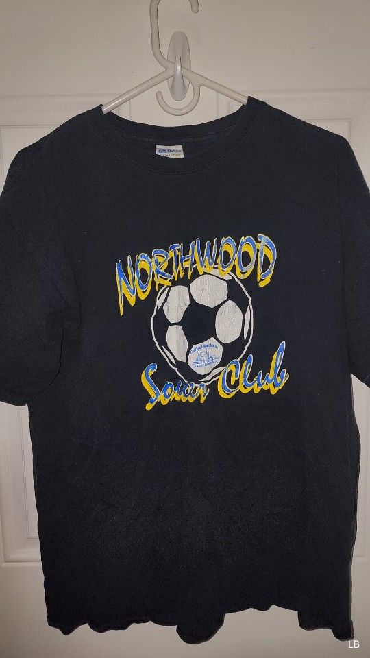 Gildan Dark Blue T-Shirt Size Large 42-44. NORTHWOOD SOCCER CLUB on The Front - COACH on The Back