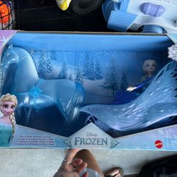 New in box Elsa doll with horse And Carriage 
