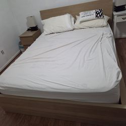 Room Set- Bed Frame With Drawers (4) + Bed Side Table + QUEEN mattress