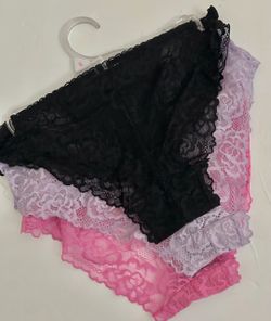NEW !! Lace undies Size: S