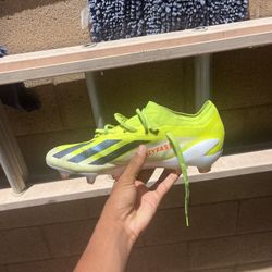 crazy Fast Cleats Good Condition  Size 8 In A Half