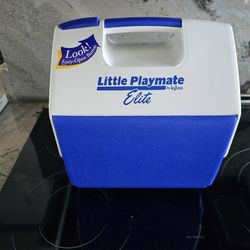🧊Igloo Classic Playmate Elite Cooler – Blue & White 7qt.
