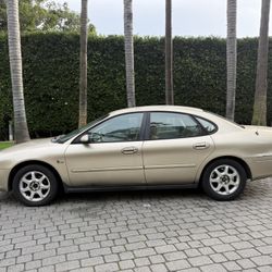2000 Ford Taurus
