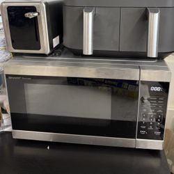 Microwave Oven – Great Condition, Works Perfectly